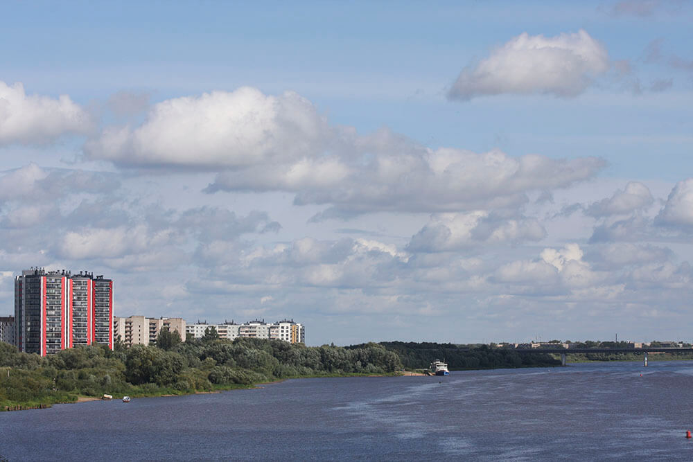 Velikiy-Novgorod-reka-Volhov